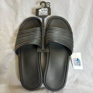 Black Comfort Sandals with Textured Sole